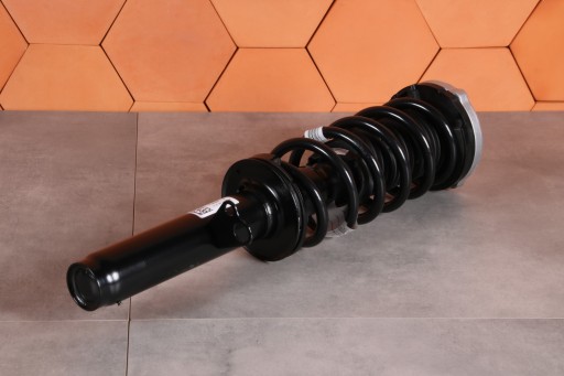 BMW 5 G30 G30 LCI shock absorber left front front XDRIVE 6866607 31 km !!!