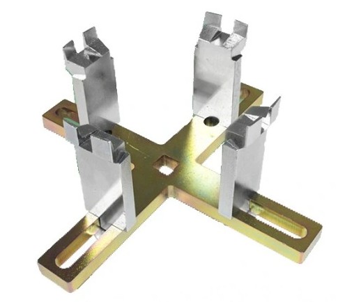 Гайковий ключ для зняття гайок кріплення паливного бака