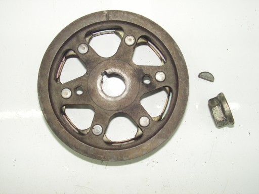 2,0 - AVENSIS VERSO 2.0 D4D ШКИВ НАСОСА