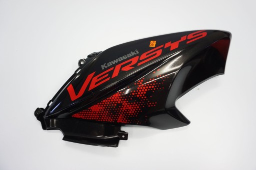 8207310284851580 - KAWASAKI VERSYS 650 15-21 НАКЛАДКА, ОБТІКАЛЬНИК ПАЛИВНОГО БАКУ, ЛІВИЙ