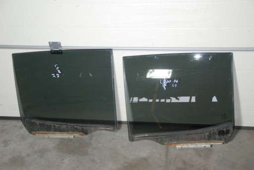 Скло двері L / P задня MITSUBISHI L200 06-15R