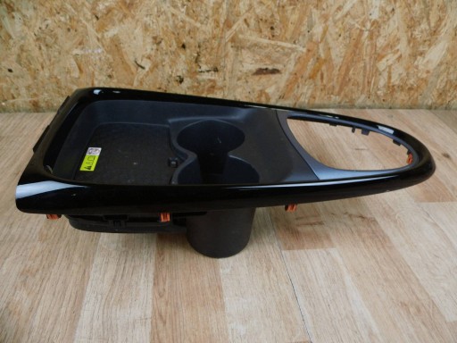 Toyota Aygo X ladowarka bezprzewodowa indukcyjna telefonu 861C0-0H020