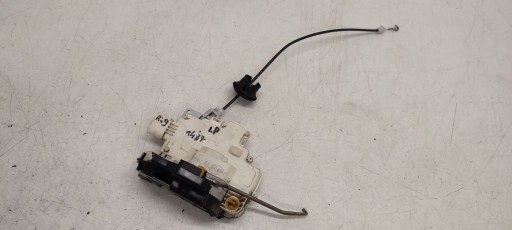 lock front front left Audi A4 B7 2,7 TDI