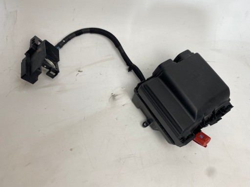 LJ8T-14D068-NAB, - Блок предохранителей ford mustang mach-e lj8t-14d068-nab