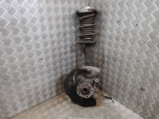 6877062 - Bmw 1 f40 амортизатор правый передний поворотный кулак