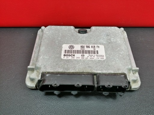 Контролер двигуна immo off 06a906018fh 2.0b чист