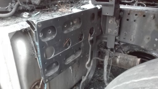 22 - Кріплення переднього крила man tgx tgs tga