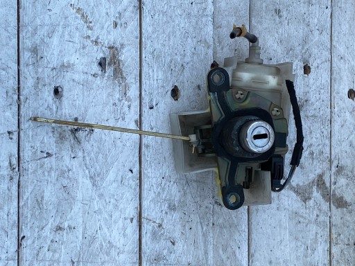 Замок двери задний задний AUDI A4 B5 седан