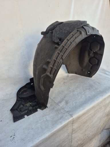 AUDI Q7 II 4M mudguard right rear part rear.