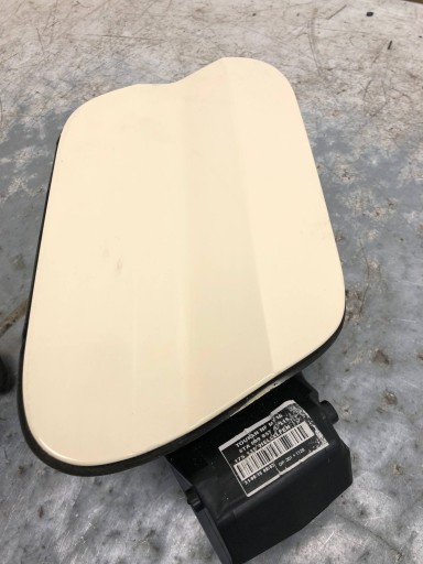 Tankklappe des Kraftstoffsbehälters R115 VW TOURAN III 5TA809857A
