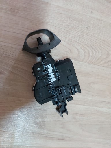 Toyota Prius IV відкриття кришки заливної горловини PRIME