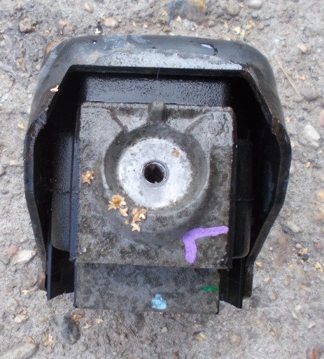 MERCEDES VITO W639 2.2 CDI 11R engine mount left A9062411313