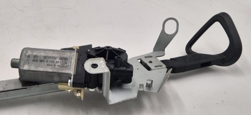 PODAJNIK supports right front MERCEDES W209 CLK 2098600682