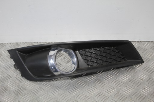 РЕШІТКА БАМПЕРА ГАЛОГЕННА ПРАВА SUBARU LEGACY V 5