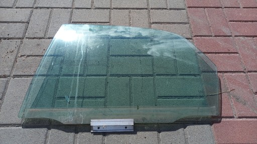 Скло задньої лівої двері VOLVO V50