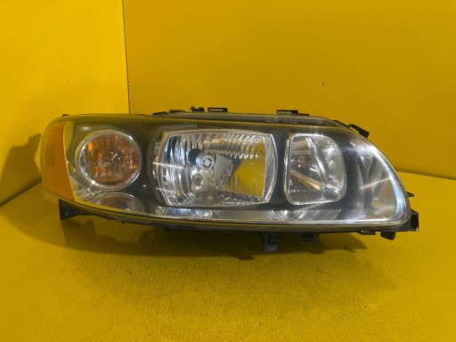 light right VOLVO V70 2 II LIFT ZWYKLA 30698836