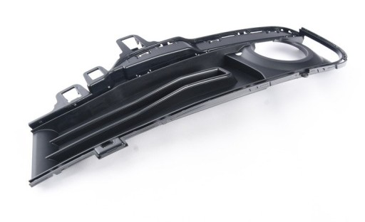 51117396857 - BMW левая решетка радиатора halogen BASIS 3 F30 F31