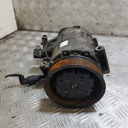 compressor of the air conditioning VOLKSWAGEN TOUAREG 7L6820803B