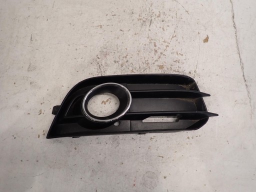 grid of a bumper right AUDI A1 2010- 8X0807682A