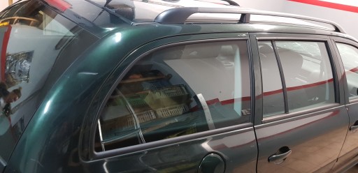 КУЗОВНЕ СКЛО ЗАДНЄ SKODA OCTAVIA І 1 COMBI 9570