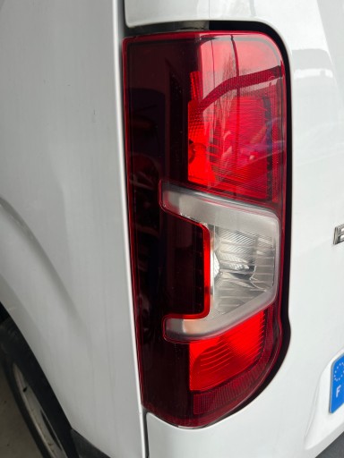 Citroen berlingo iv 21 - фонарь задний левый 9819235880