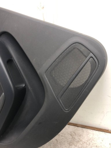 side blinds door left rear part AUDI A4 B8 KOMBI 8K0867305 8K9861333A
