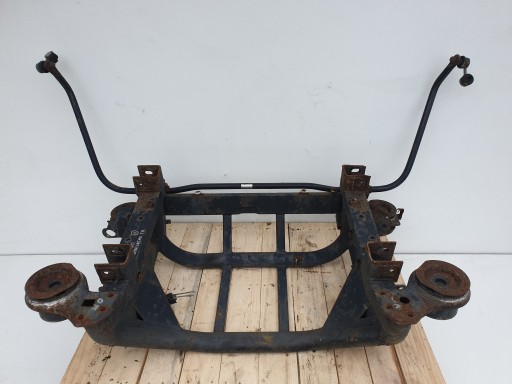 Maseratigranturismo 4.7 v8 задние салазки опора задней балки подвески