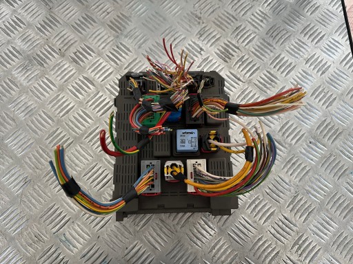 Заглушка модуля peugeot 607 bsi 9651041480