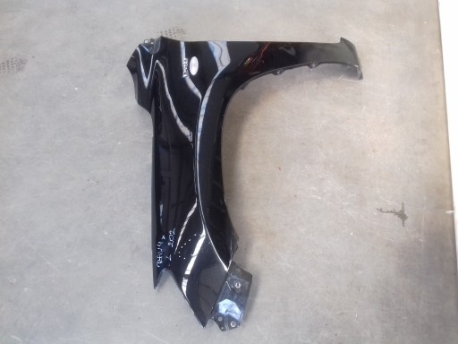 fender left 202 Toyota RAV4