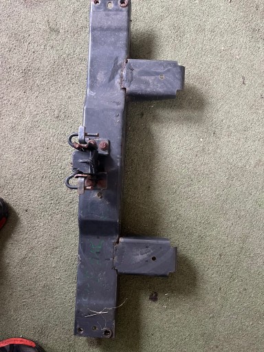 261303 - КРЕПЛЕНИЕ ДЕРЖАТЕЛЯ ЗАПАСНОГО КОЛЕСА IVECO DAILY