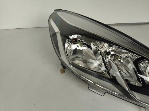 light right REFLEKTOR FORD FIESTA MK8 17