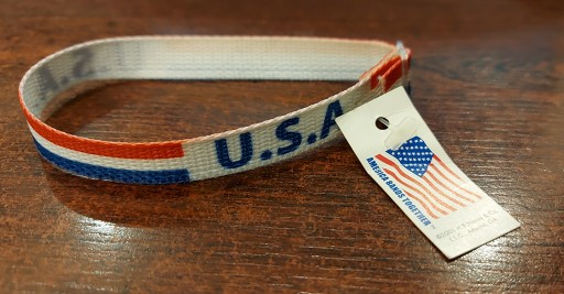 Браслет (США) - Колір