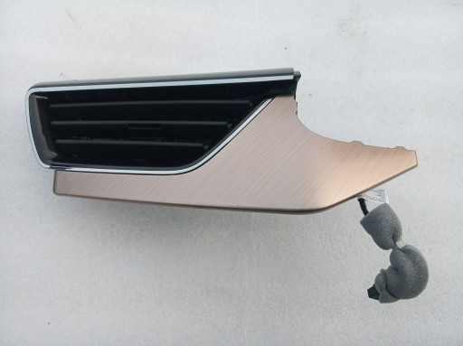 Skoda Scala вентиляционная решетка левая передняя 655819701J