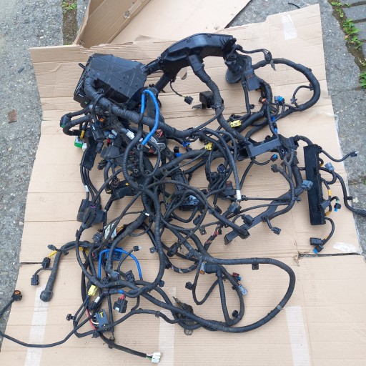 91230-D7961 TLRB02113 - HYUNDAI TUCSON III LIFT 18- 1.6 CRDI УСТАНОВКА ПОД БЛОКОМ ПРЕДОХРАНИТЕЛЕЙ