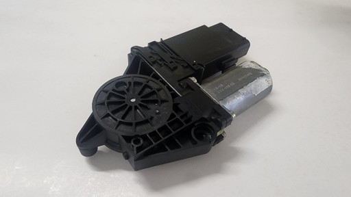 Мотор стеклоподъемника skoda octavia левый передний 1u4959801d