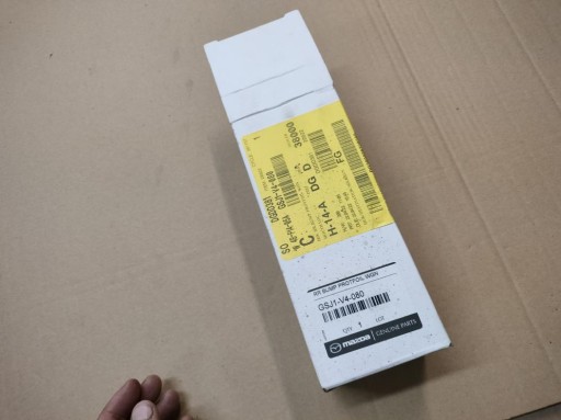 ЗАХИСНА ПІЛЬКА НА ЗАДНІЙ БАМПЕР COMBI MAZDA 6 GL (2018) OE