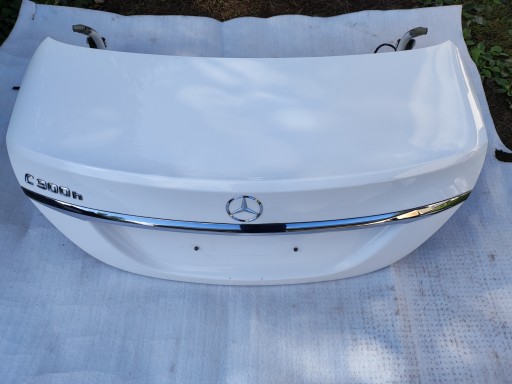 Mercedes w205 c-class кришка багажника седан камера 149 в комплекті