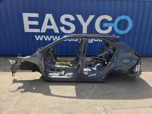 Toyota Yaris Cross quarter front left or right