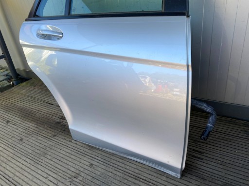 MERCEDES C W204 KOMBI complete door right rear part rear. SREBRNY