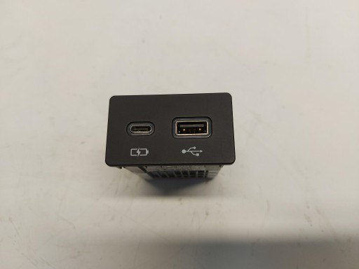 LEXUS RX500H V 5 2023- adapter USB 86190-48110 JLK12