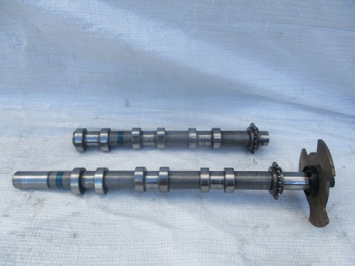 9X2Q-6A273-AA 4R8Q-6A271-AB - JAGUAR XJ XF RANGE LAND ROVER 3.0 D РОЗПОДІЛЬНИЙ ВАЛ