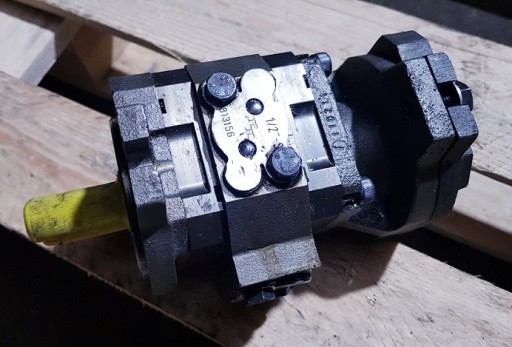 Гидромотор гидромотор ходового насоса bobcat REXROTH PGH2-22/005RE07VU