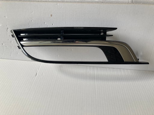 575 - VW Passat CC галогенна решітка 3c8854661 ліва