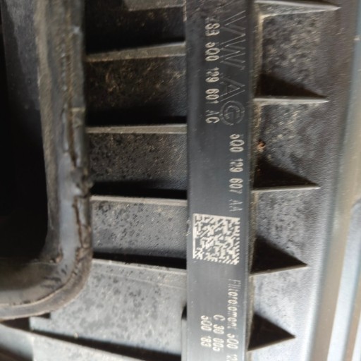 kućište filtera zraka VW AUDI SKODA 1.6 2.0 TDI 5Q0129601AC