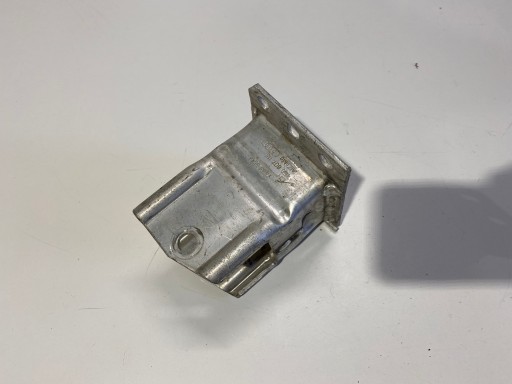 Зона раздавливания AUDI A8 D3 левый подседельный штырь 4E0807115