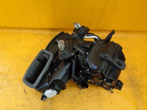 H1BH-19B555-CC - FORD FIESTA MK8 КЛИМАТИЧЕСКИЙ ОБОГРЕВАТЕЛЬ