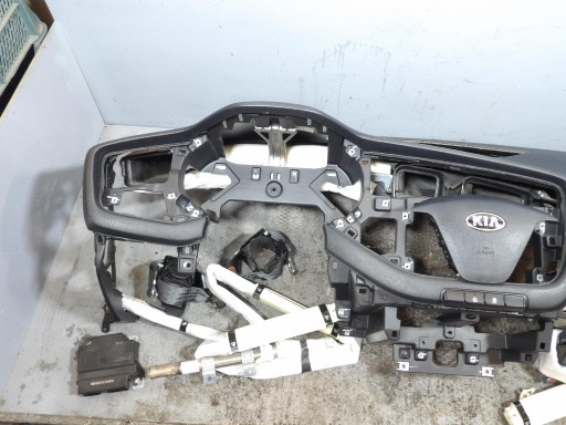 KIA CEED II konzola kokpit prístrojová doska airbag