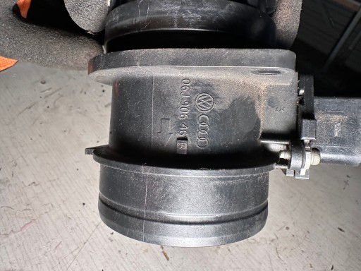 AUDI A5 8T LIFT A4 B8 3.0 TDI flow meter 06J906461B