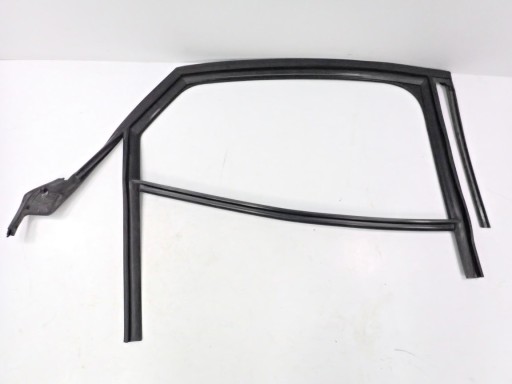 Уплотнитель дверной рамы правый T 4H0839440 AUDI A8 D4