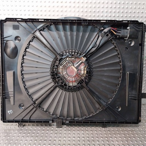 ventilátor chladiče A0999067900 A0995051555 MERCEDES C W205 GLC W253 X233